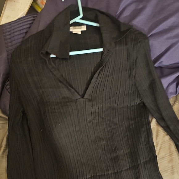 Elegant Black Blouse - Picture 1 of 3